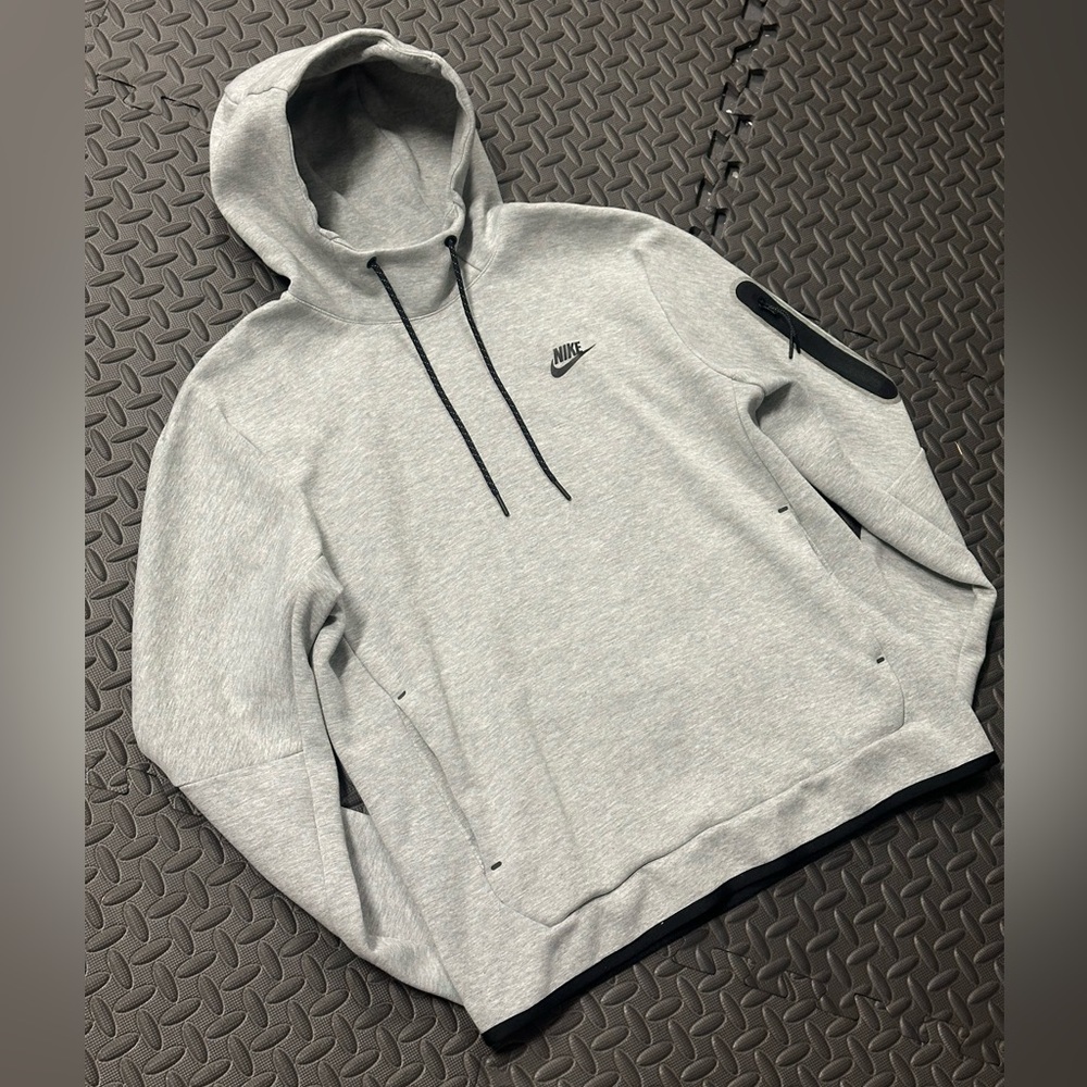 Men’s Medium Grey Nike Athletic Track Running Workout Fleece Pullover